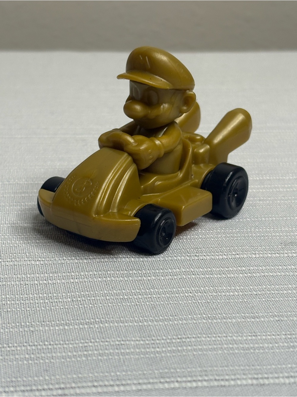 2024 McDONALD'S MARIO KART 8 DELUXE HAPPY MEAL TOY Gold Mario Kart #6